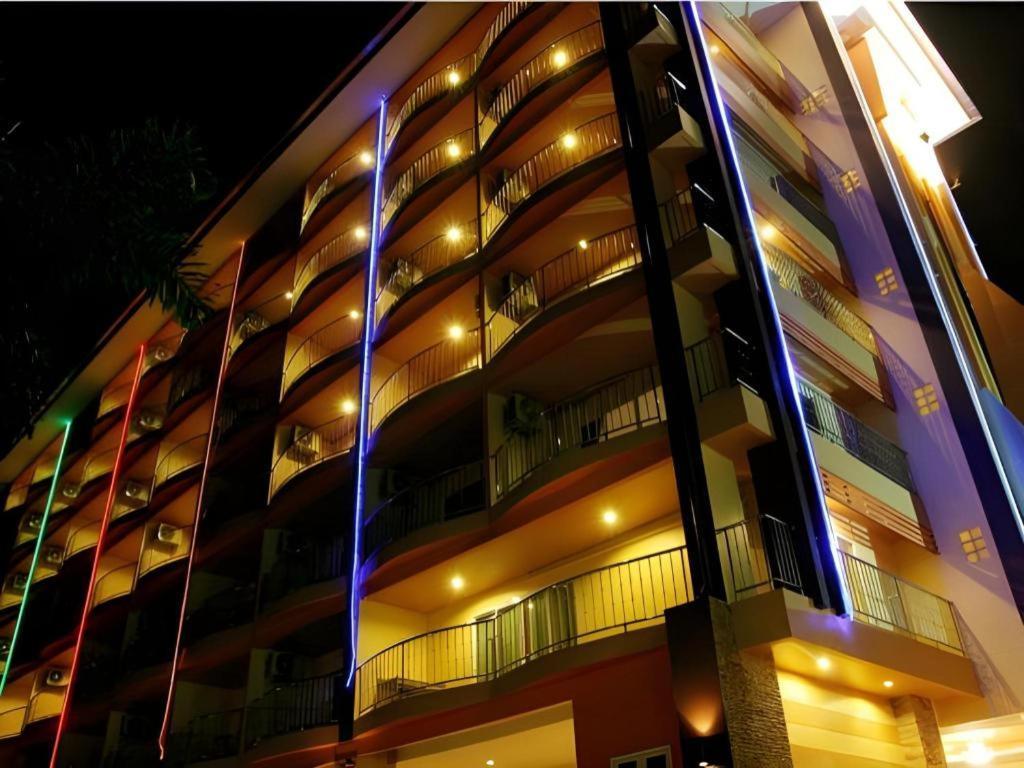 Siam Platinum Pattaya Hotel Exterior photo